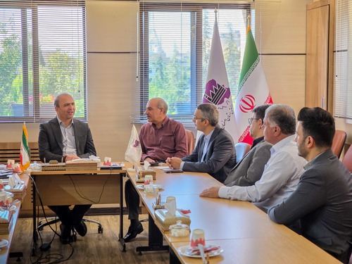 نشست مدیرعامل شرکت شهرک های صنعتی استان